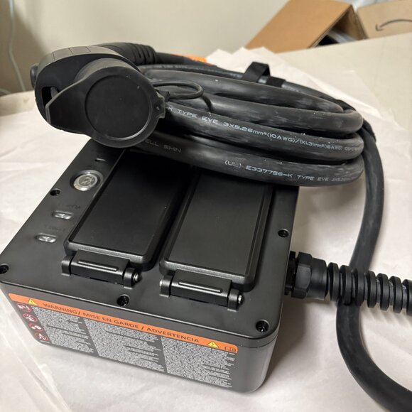 Jeep SXT-M-3800AAUUS Off-Board Power Panel Charger – Lightly Used - Picture 1 of 9